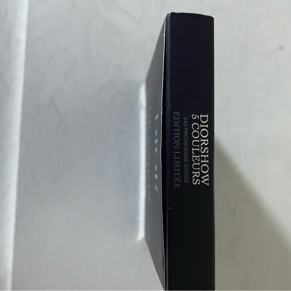 Dior Limited Edition Eyeshadow Pallete - Picture 8 of 10